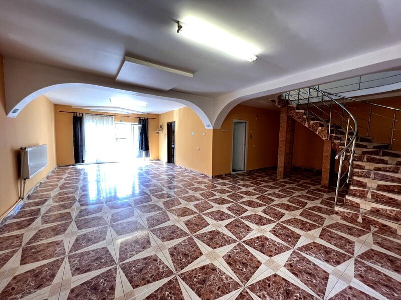 Mihai Bravu, Dristor metrou, vila P+1