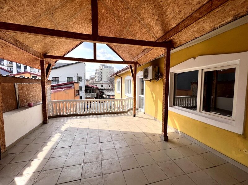 Mihai Bravu, Dristor metrou, vila P+1